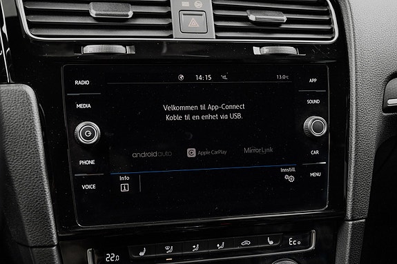 Volkswagen Golf VII 23 of 26