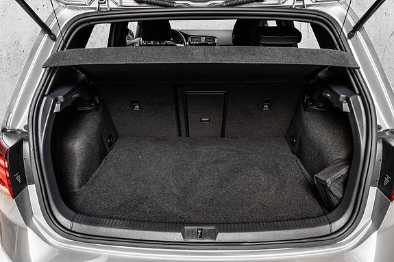 Volkswagen Golf VII 25 of 26