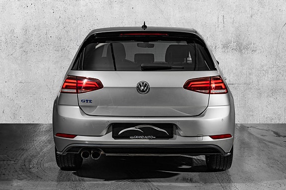 Volkswagen Golf VII 4 of 26