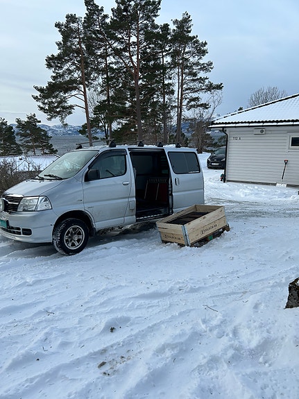 Toyota HiAce 8 of 10