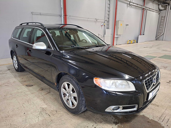 Volvo V70 3 of 30