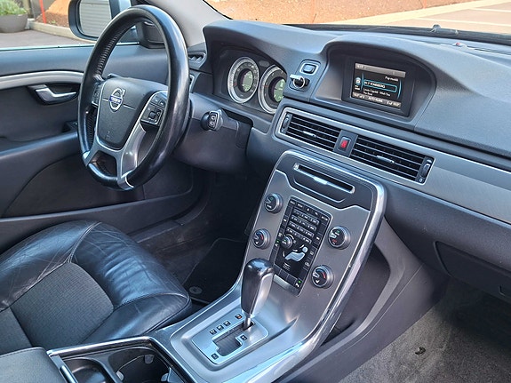 Volvo V70 23 of 30