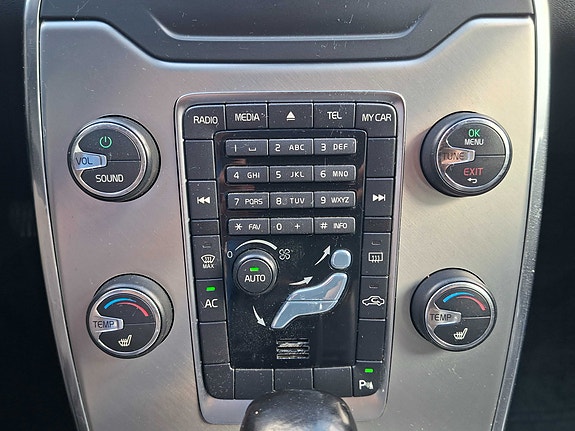 Volvo V70 17 of 30