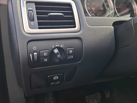 Volvo V70 15 of 30