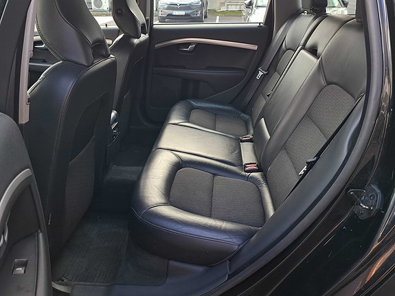 Volvo V70 26 of 30