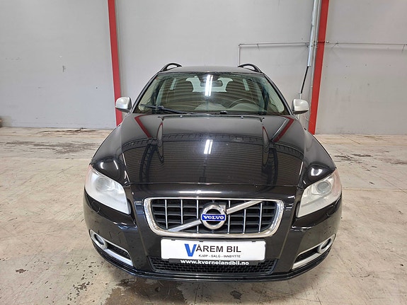 Volvo V70 2 of 30