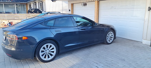 Tesla Model S 2 of 15