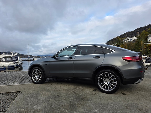 Mercedes-Benz GLC300 e 4 of 30