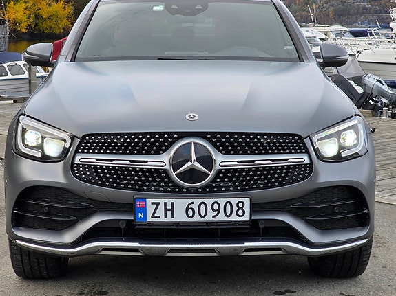 Mercedes-Benz GLC300 e 6 of 30