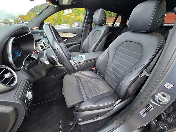 Mercedes-Benz GLC300 e 18 of 30