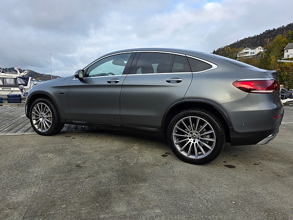 Mercedes-Benz GLC300 e 3 of 30