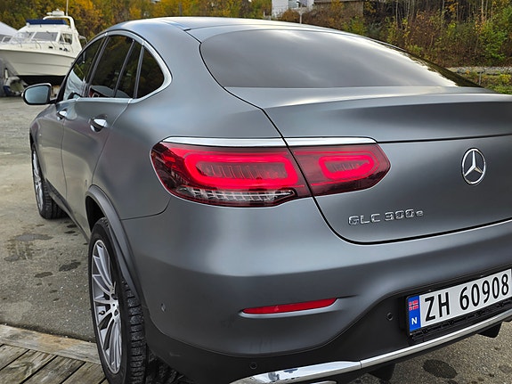 Mercedes-Benz GLC300 e 10 of 30