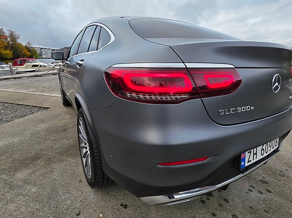 Mercedes-Benz GLC300 e 12 of 30