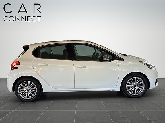 Peugeot 208 8 of 20