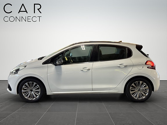 Peugeot 208 3 of 20