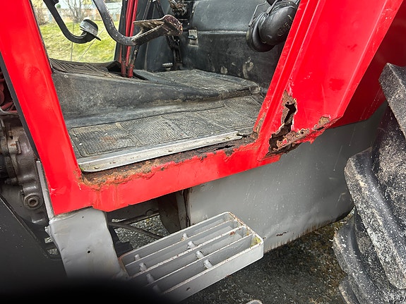 Massey Ferguson 575 17 of 19