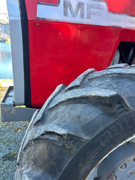 Massey Ferguson 575 11 of 19