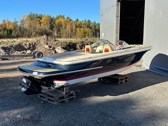 2022 Chris-Craft 23 Launch, 350 V8 4 of 5