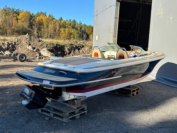 2022 Chris-Craft 23 Launch, 350 V8 3 of 5