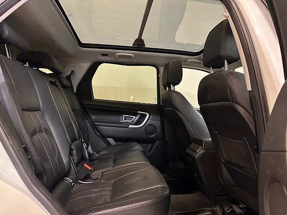 Land Rover Discovery Sport 27 of 30