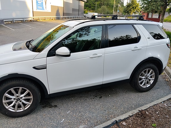 Land Rover Discovery Sport 3 of 30