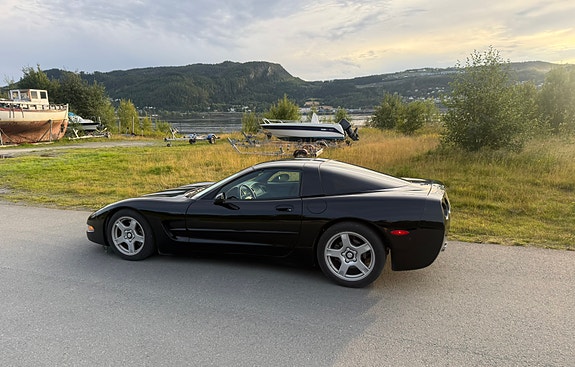 Chevrolet Corvette 15 of 16