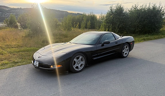 Chevrolet Corvette 4 of 16