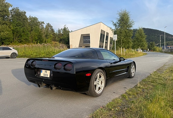 Chevrolet Corvette 8 of 16