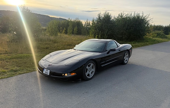 Chevrolet Corvette 3 of 16