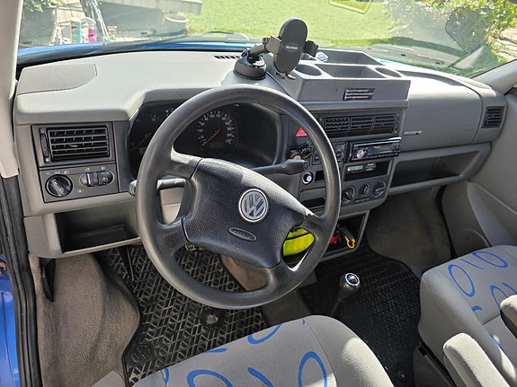 Volkswagen Multivan 13 of 28