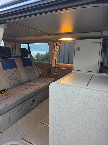 Volkswagen Multivan 19 of 28