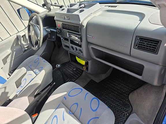 Volkswagen Multivan 16 of 28