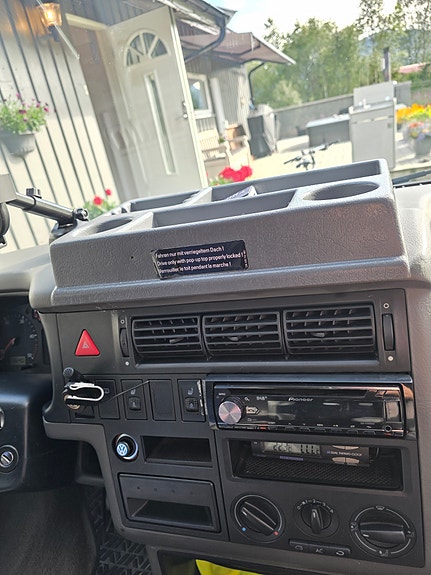 Volkswagen Multivan 17 of 28