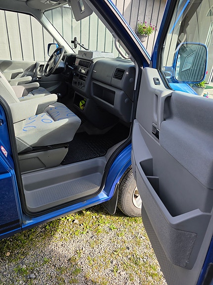 Volkswagen Multivan 14 of 28