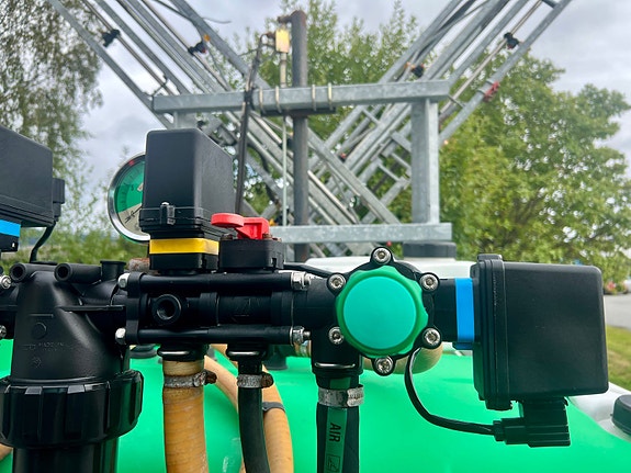 UNIGREEN 800 LTR / 15 mtr hydrauliske bommer