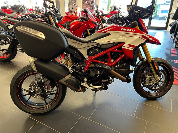 Ducati Hypermotard 939 SP 2 of 5