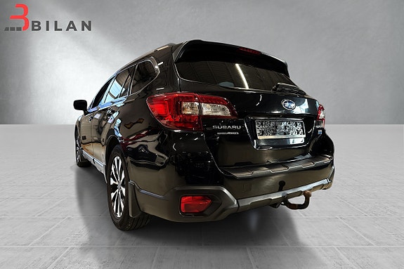 Subaru Outback 12 of 30