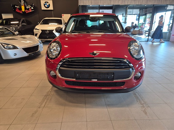 MINI One 2 of 5