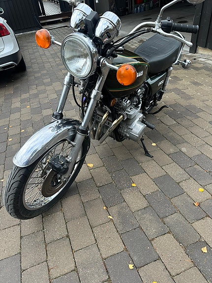 Kawasaki KZ 900 3 of 6