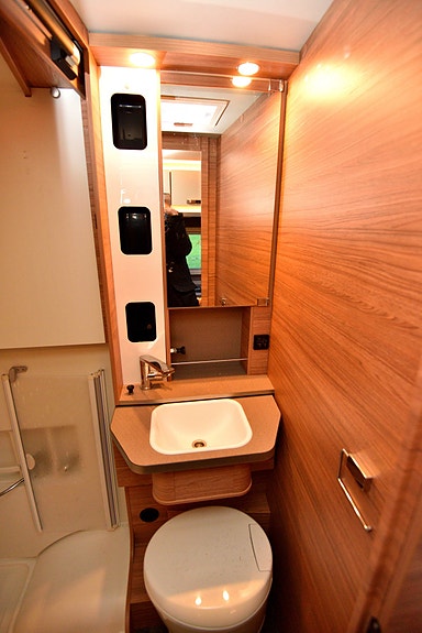 Weinsberg X-Cursion 500 MQ Edition Pepper 16 of 26