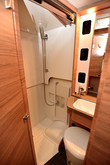 Weinsberg X-Cursion 500 MQ Edition Pepper 15 of 26