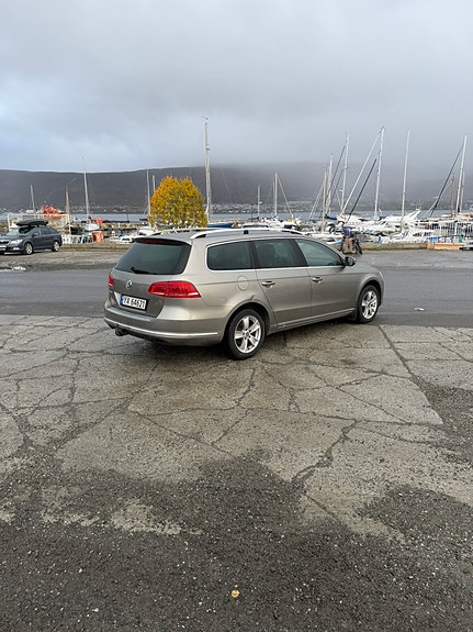 Volkswagen Passat 3 of 11