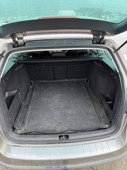 Volkswagen Passat 10 of 11
