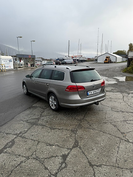 Volkswagen Passat 5 of 11