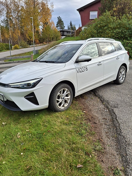 MG MG5 2 of 30