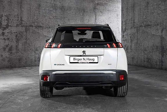 Peugeot e-2008 7 of 26
