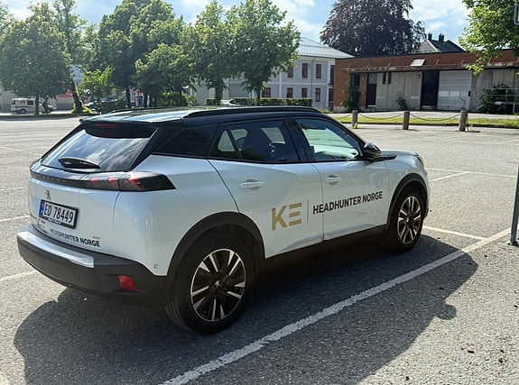 Peugeot e-2008 4 of 26