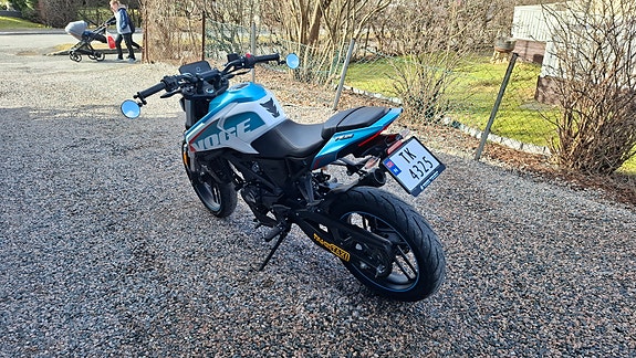 VOGE 125 R 2 of 11