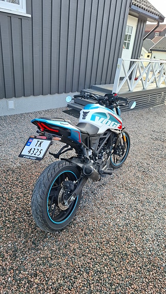 VOGE 125 R 5 of 11