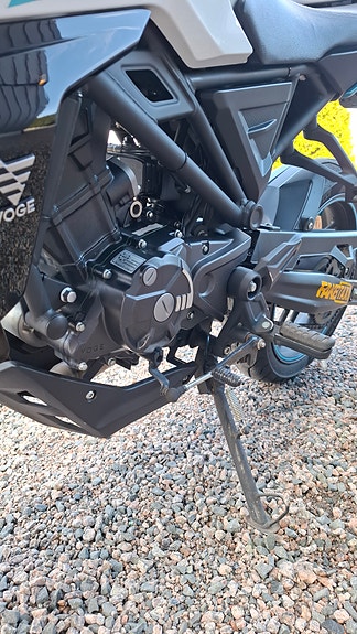 VOGE 125 R 9 of 11